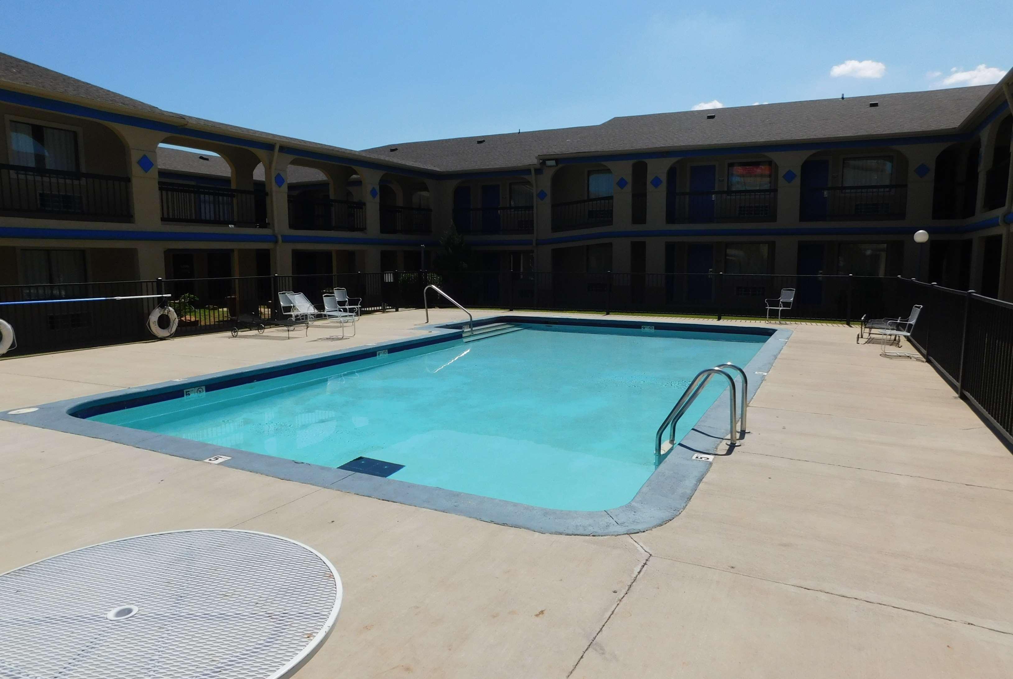 Days Inn By Wyndham Oklahoma City Nw Expressway Warr Acres Dış mekan fotoğraf