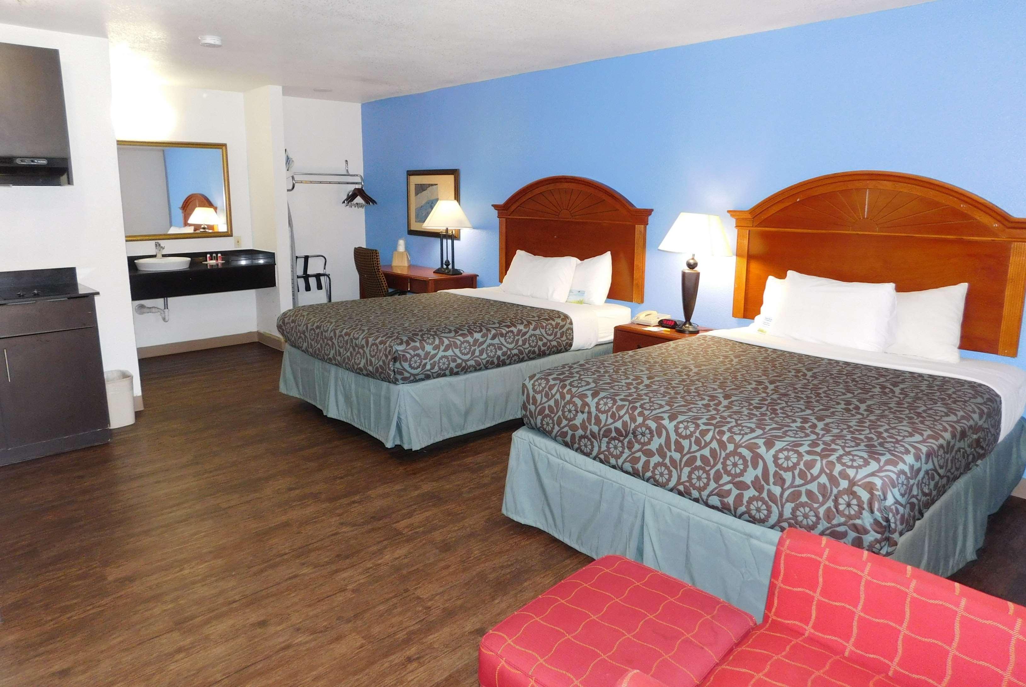 Days Inn By Wyndham Oklahoma City Nw Expressway Warr Acres Dış mekan fotoğraf