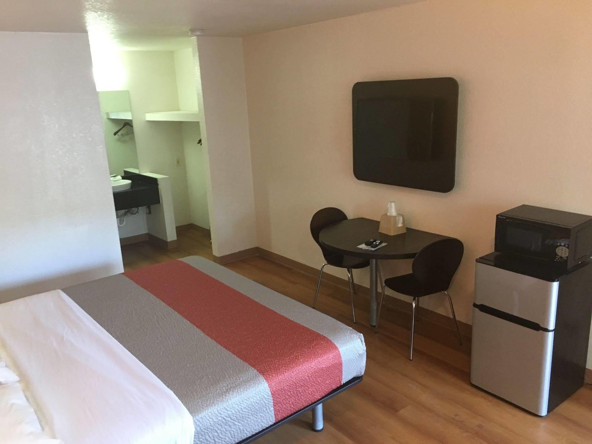 Days Inn By Wyndham Oklahoma City Nw Expressway Warr Acres Dış mekan fotoğraf