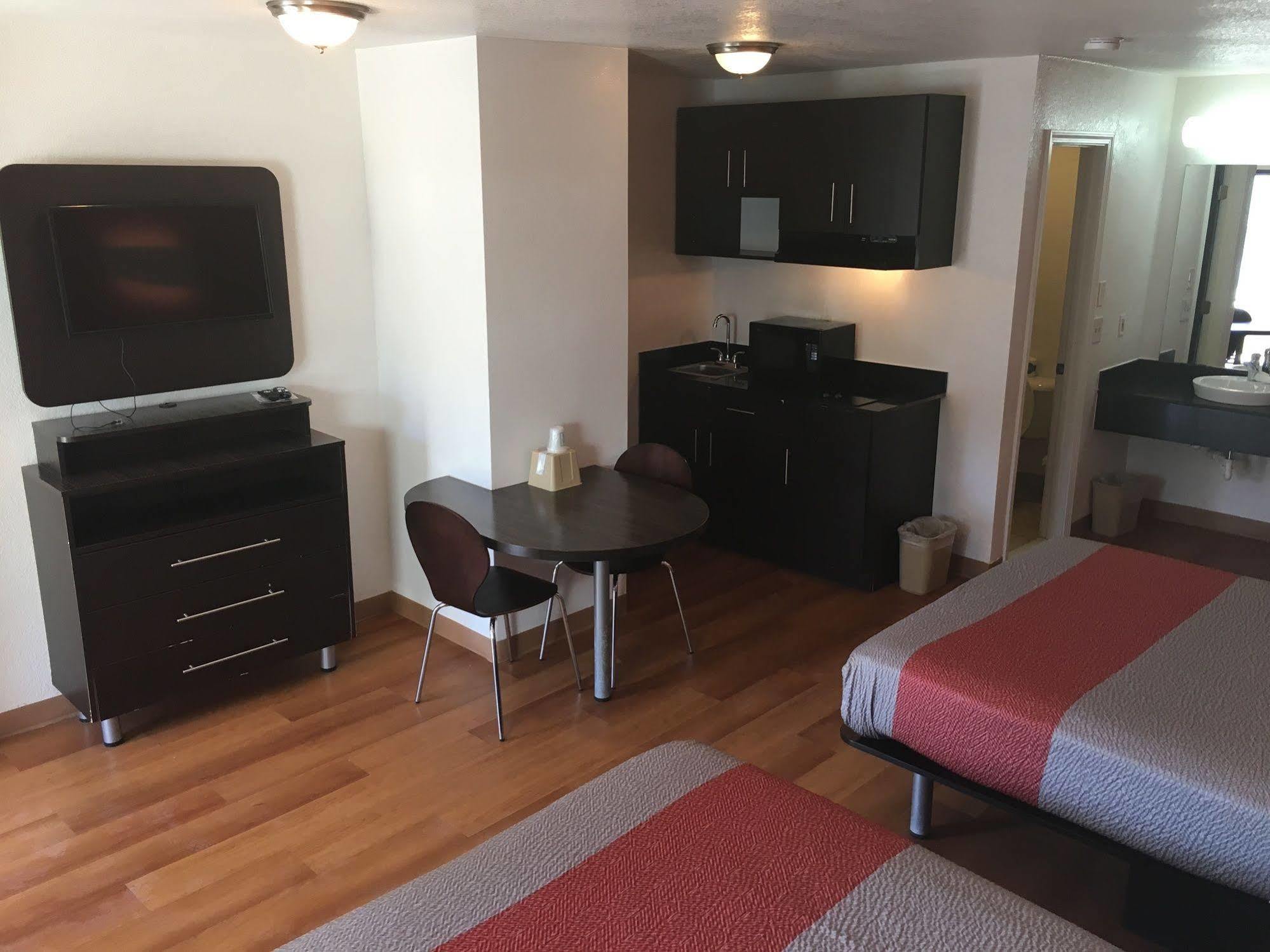 Days Inn By Wyndham Oklahoma City Nw Expressway Warr Acres Dış mekan fotoğraf