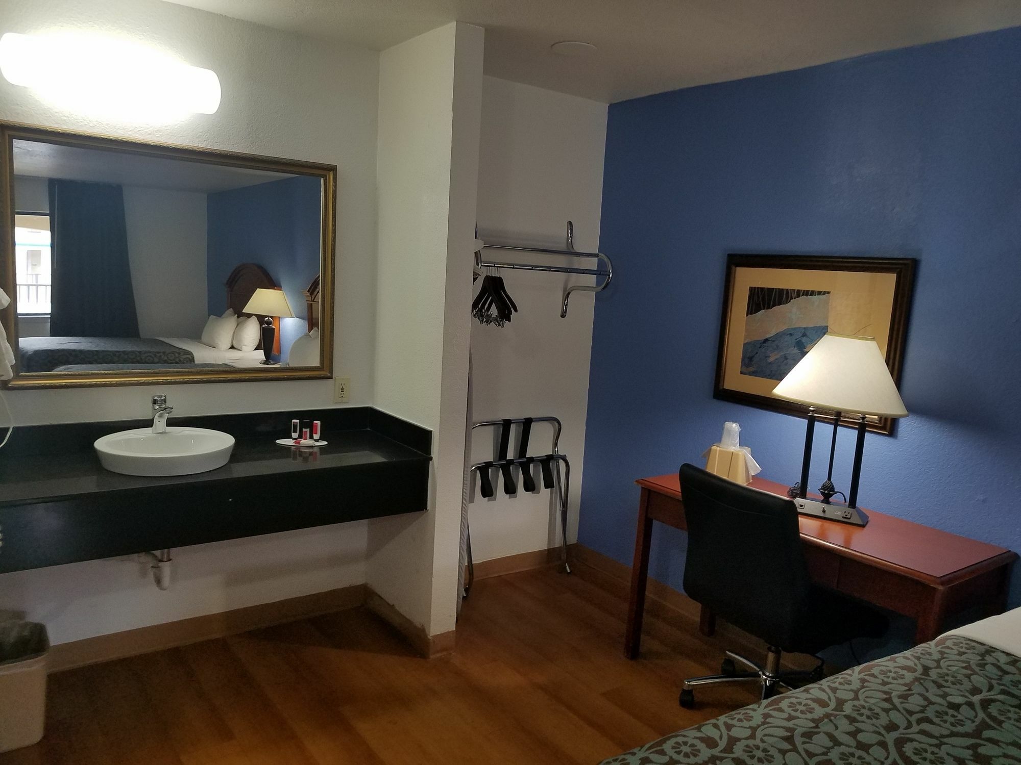 Days Inn By Wyndham Oklahoma City Nw Expressway Warr Acres Dış mekan fotoğraf